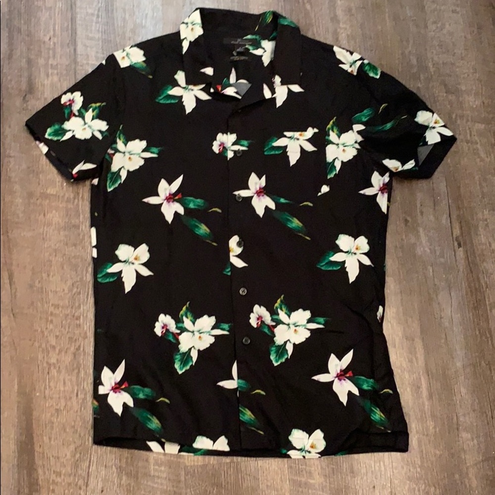 Never worn Hawaiian button down